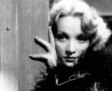 Christine-Louise Mythen, Marlene Dietrich als Vamp